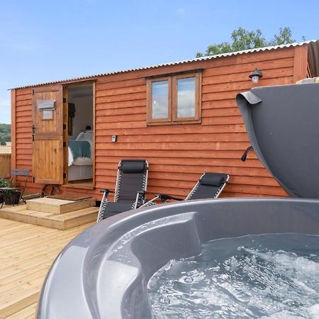 צ'לטנהם Outbak Shepherds Hut מראה חיצוני תמונה